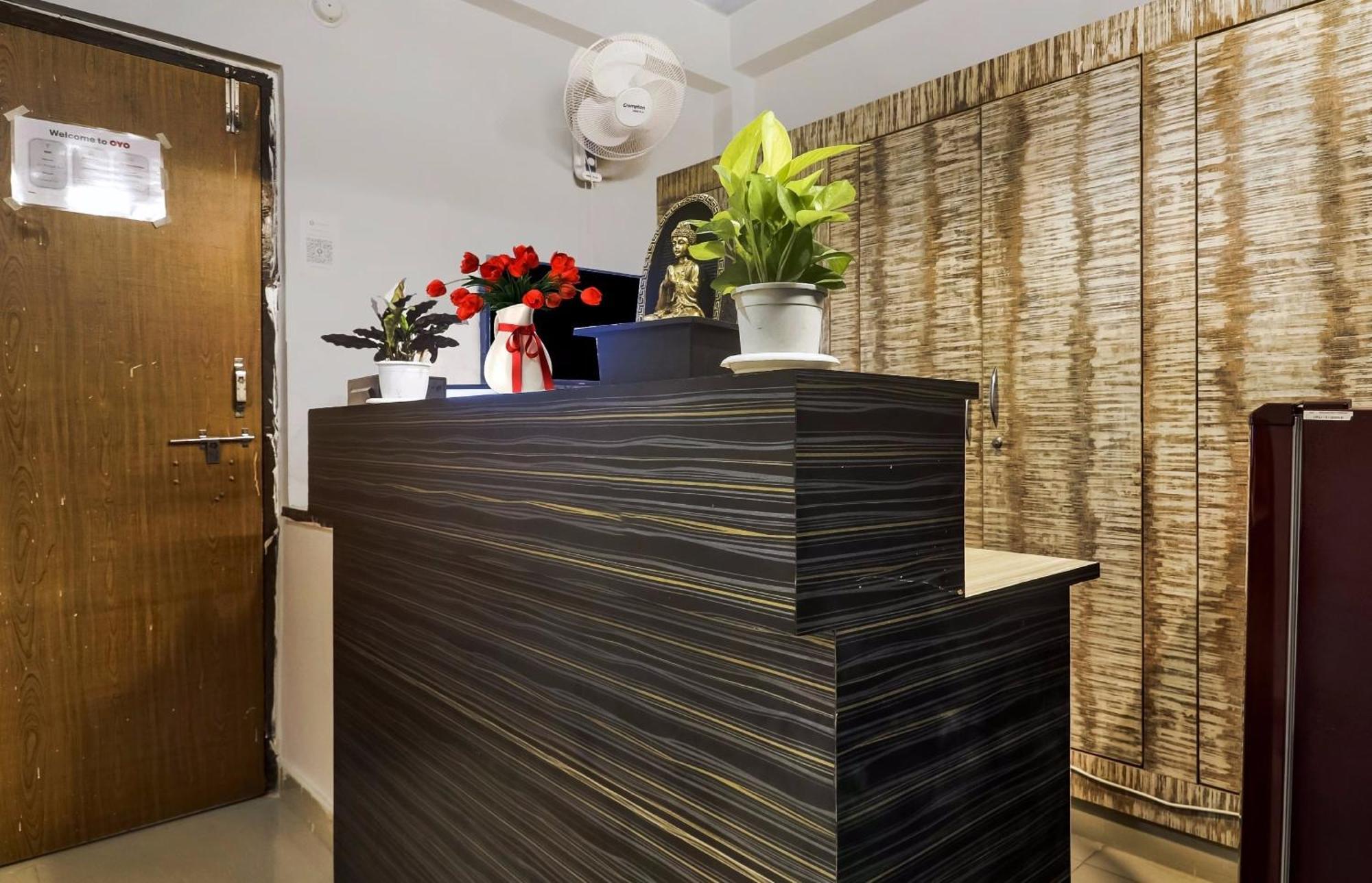 Super Townhouse Rcc Blizz Hotel Kondapur  Екстериор снимка