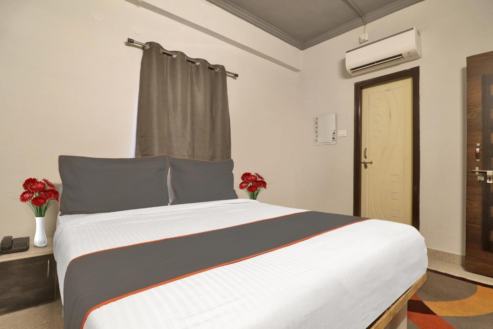 Super Townhouse Rcc Blizz Hotel Kondapur  Екстериор снимка