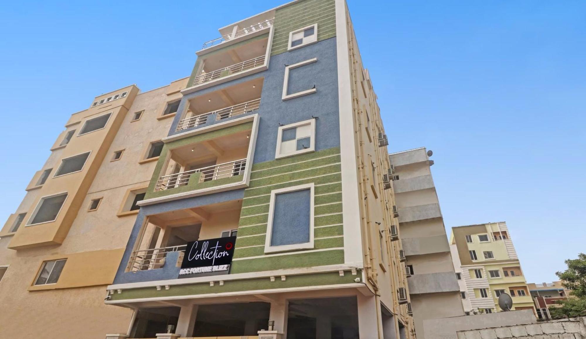 Super Townhouse Rcc Blizz Hotel Kondapur  Екстериор снимка