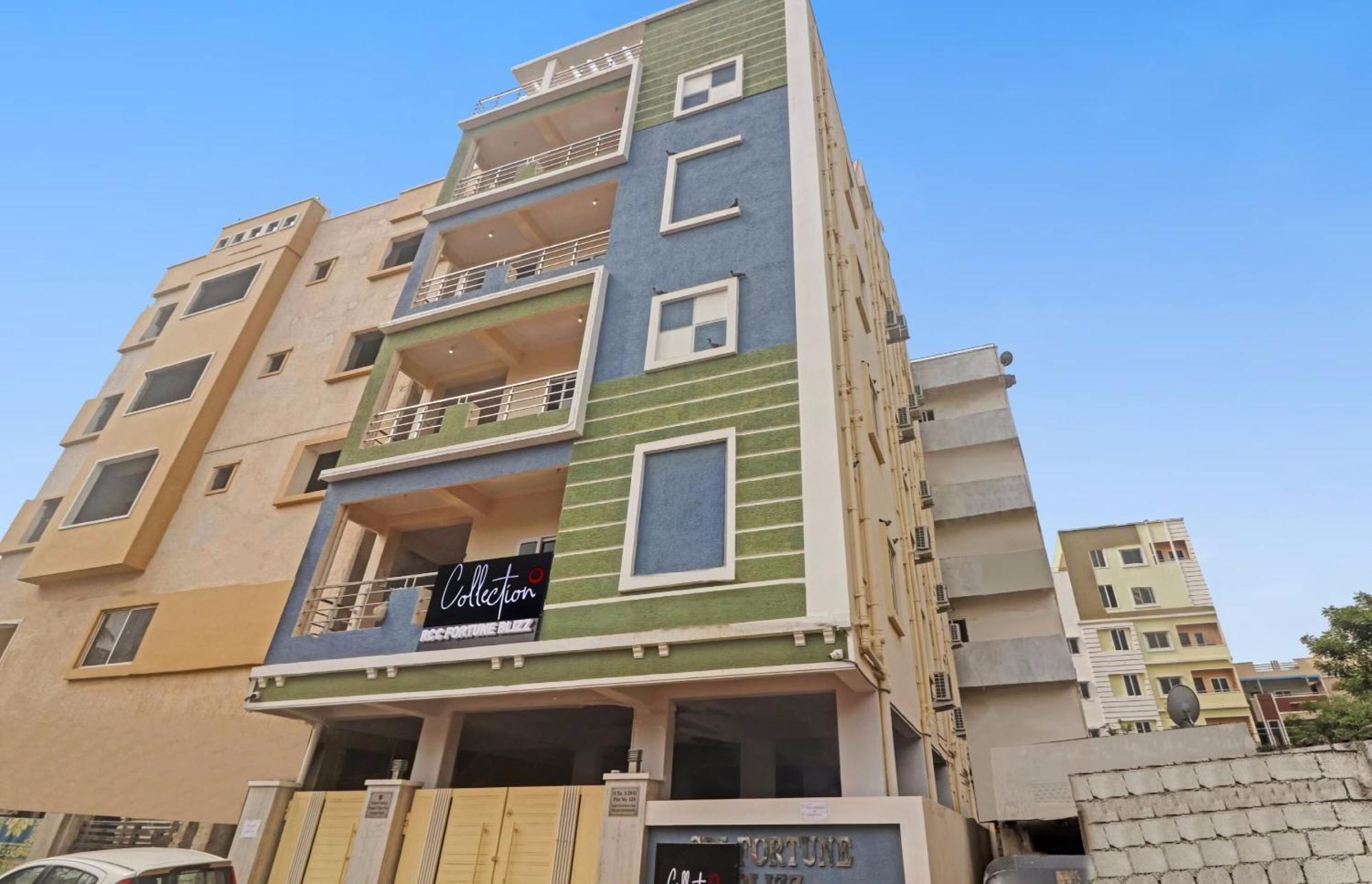 Super Townhouse Rcc Blizz Hotel Kondapur  Екстериор снимка