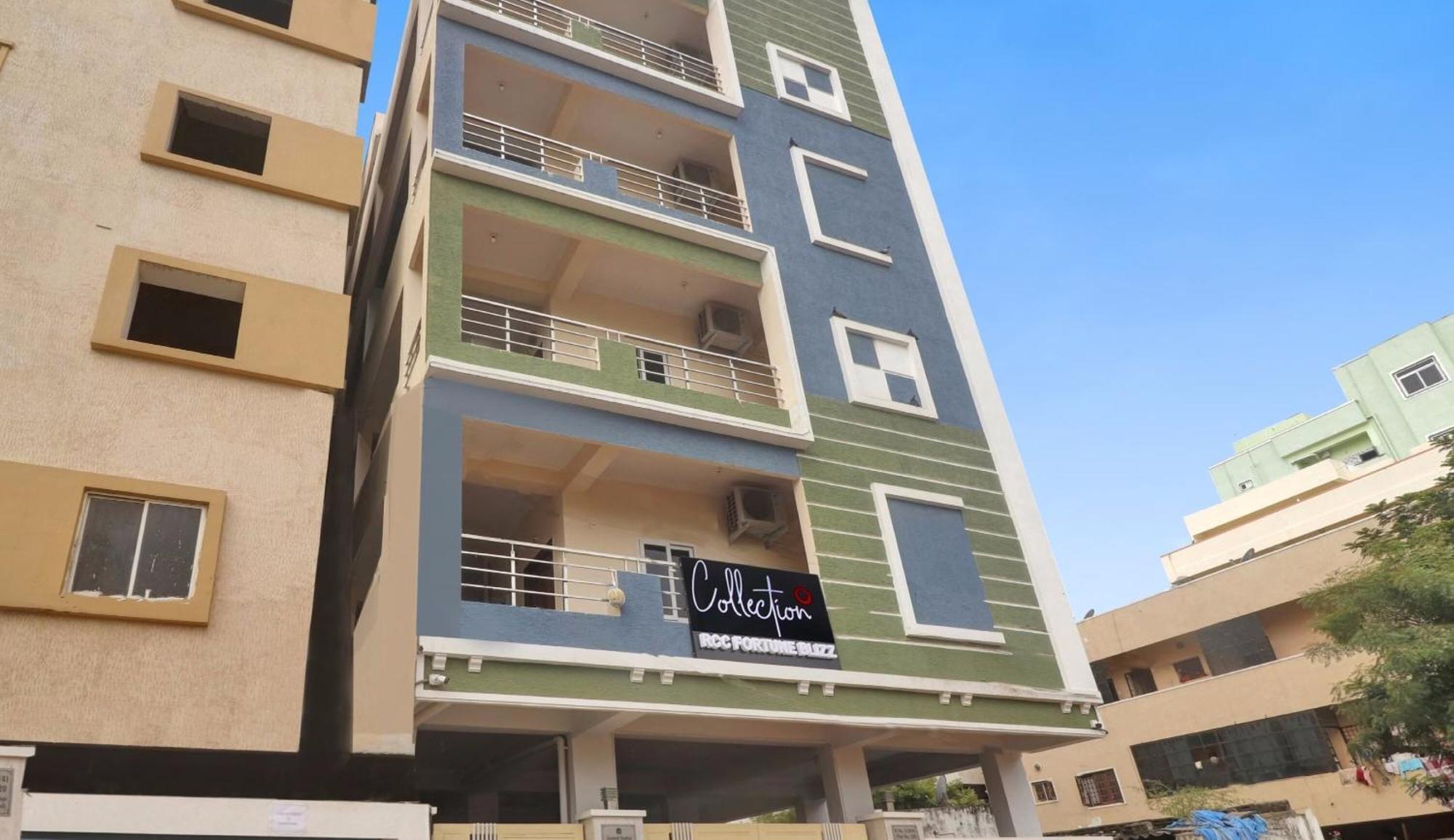 Super Townhouse Rcc Blizz Hotel Kondapur  Екстериор снимка