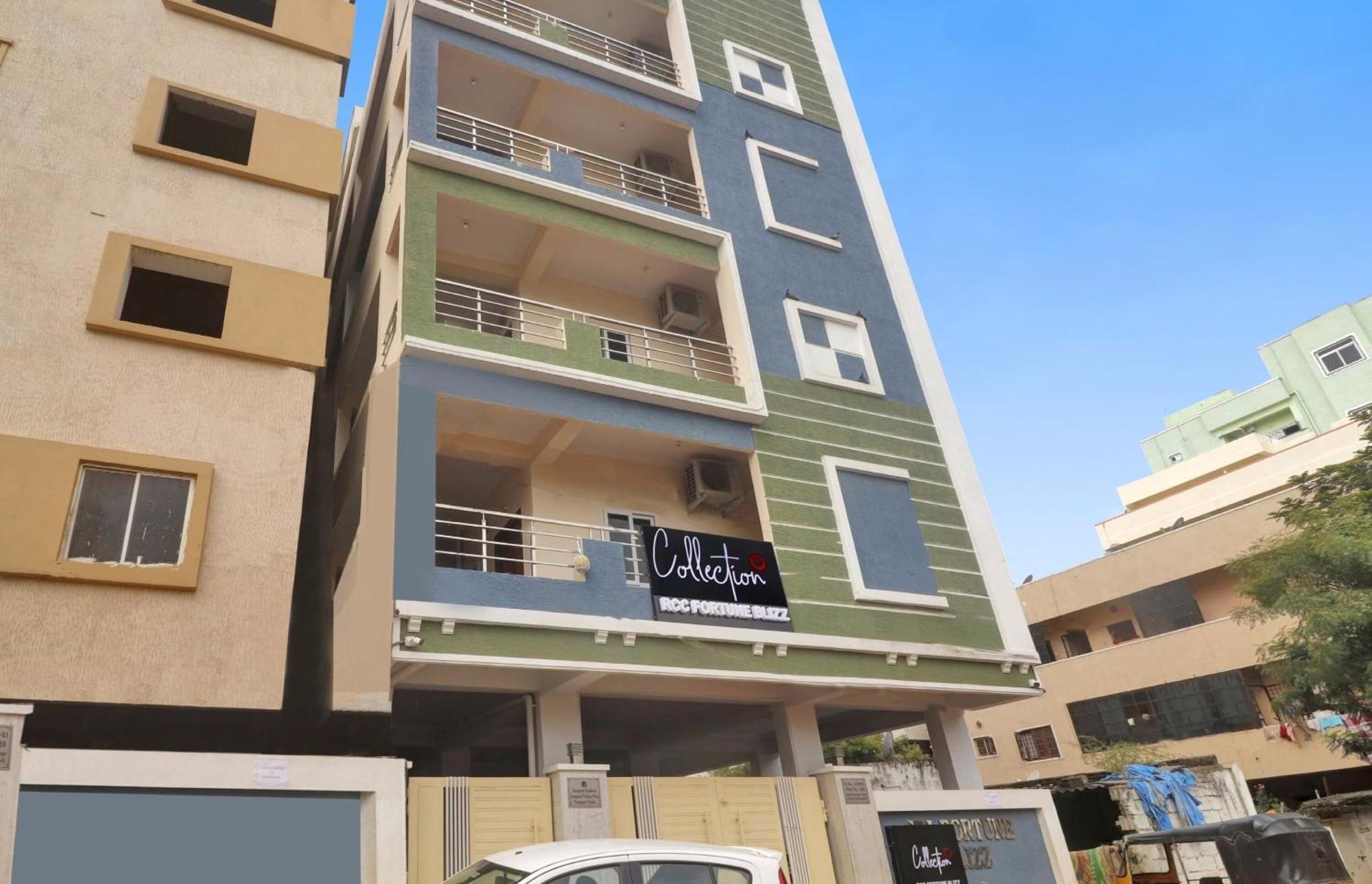 Super Townhouse Rcc Blizz Hotel Kondapur  Екстериор снимка