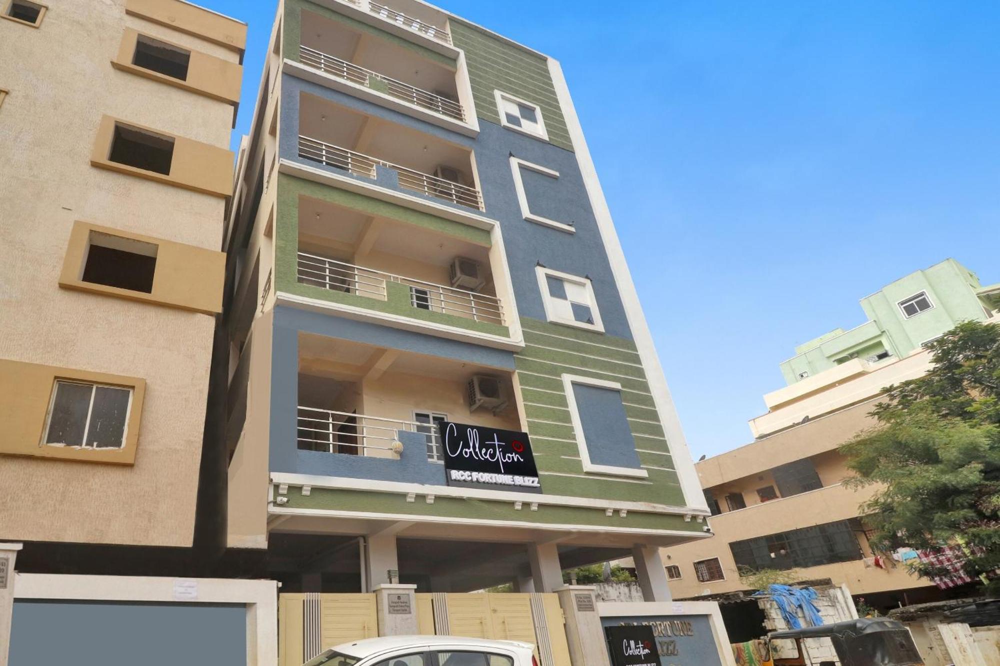 Super Townhouse Rcc Blizz Hotel Kondapur  Екстериор снимка